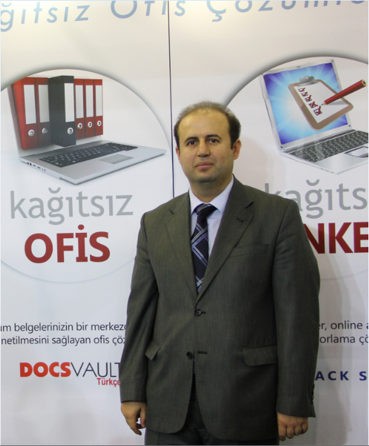 Ofis Çalışanları Mesailerinin 3\'te 1\'ini Dokümanlarla Geçiriyor