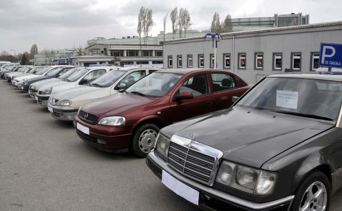 Oto Hırsızların 'Kadın' Şifresini Polis Çözdü