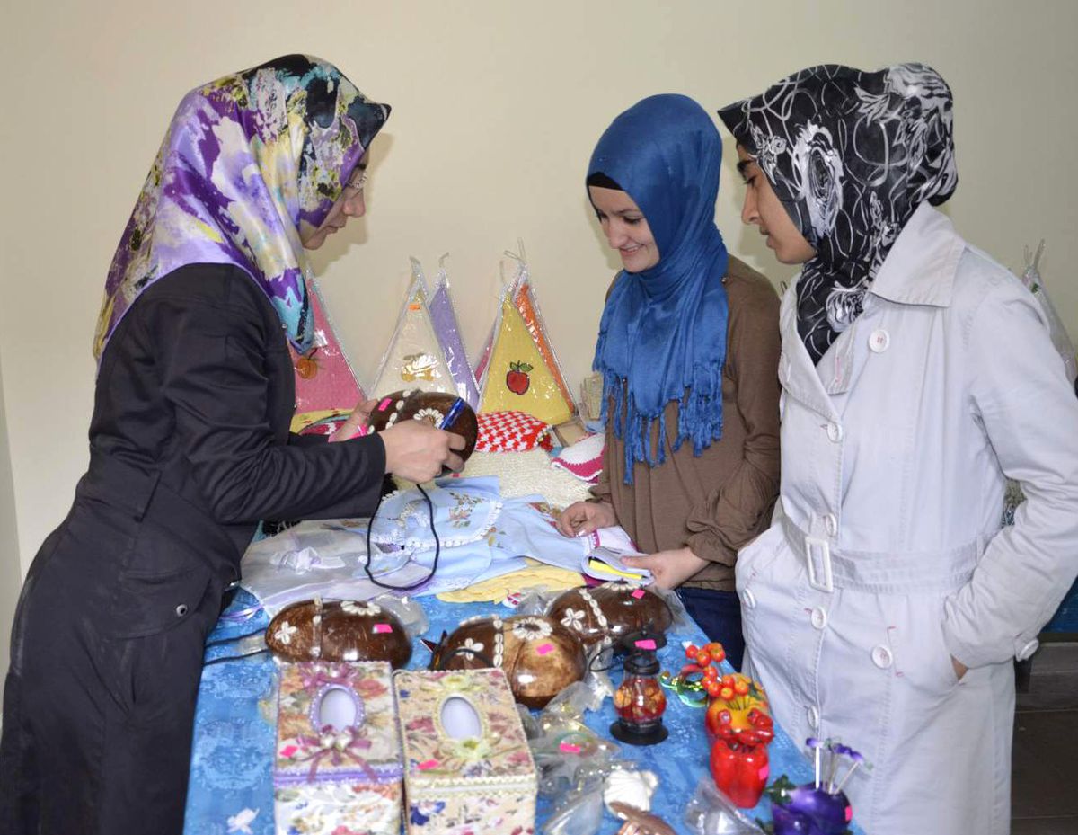Viranşehir'de Öğrenciler Yararına Kermes