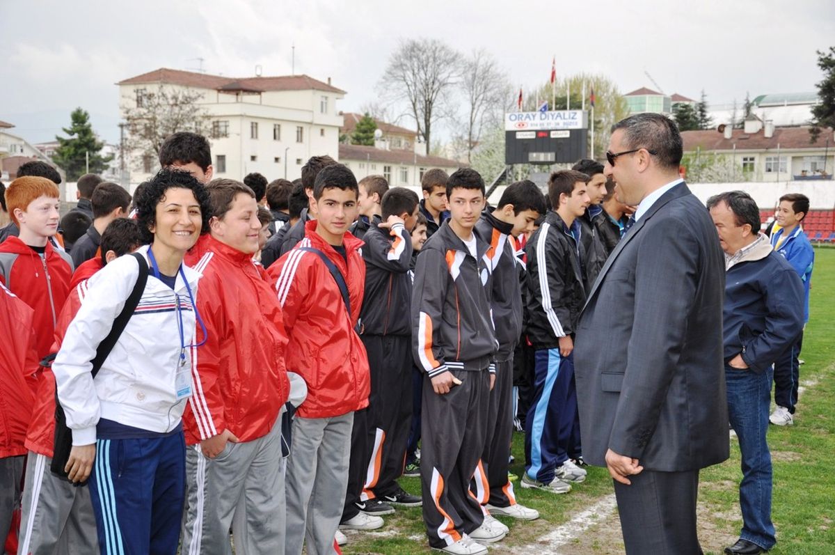 Yıldız Futbolcular Düzce\'de