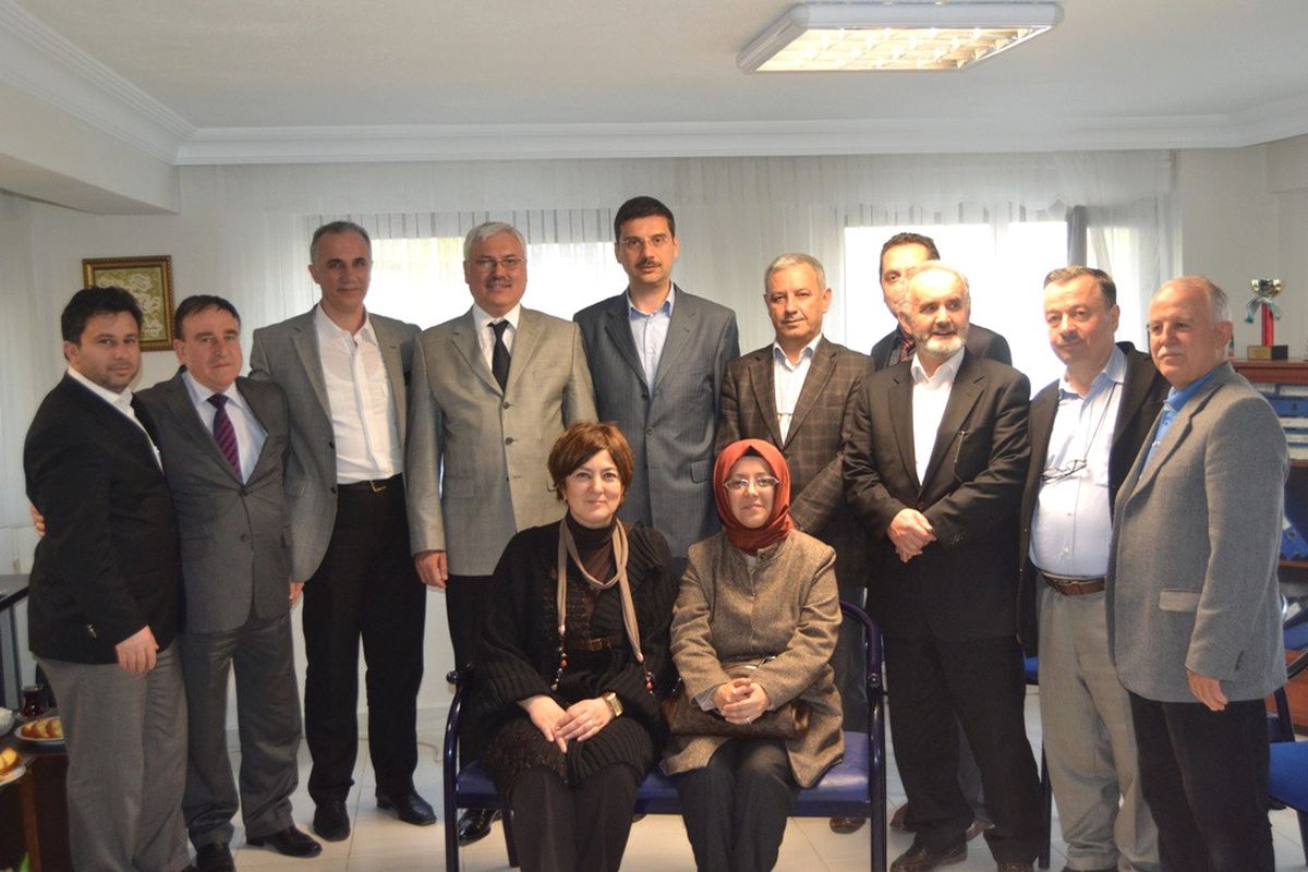 AK Parti Adapazarı İlçe Teşkilatı, Yöçeyder\'i Ziyaret Etti