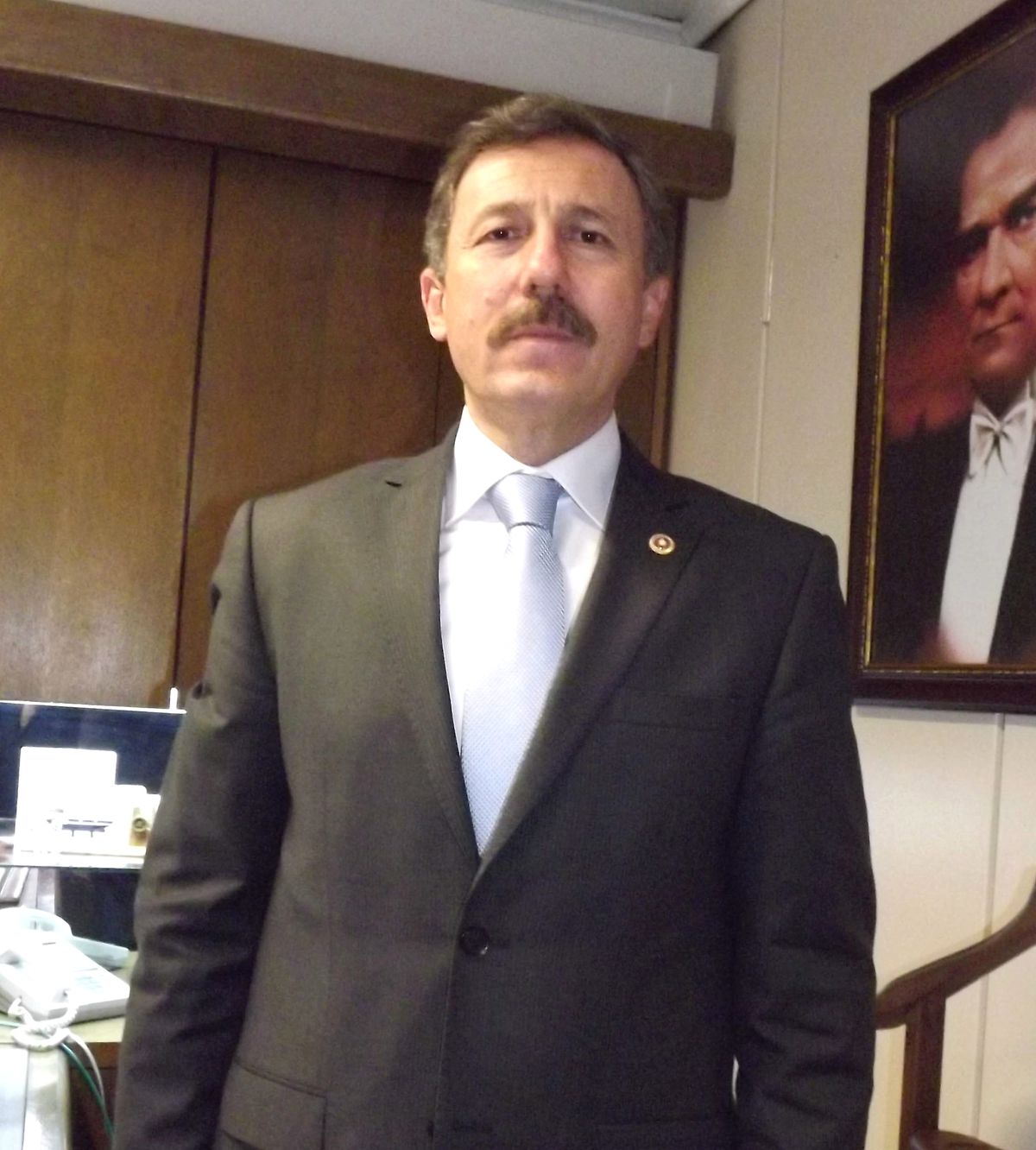 Ak Partili Özdağ\'dan Baybatur\'a Tam Destek