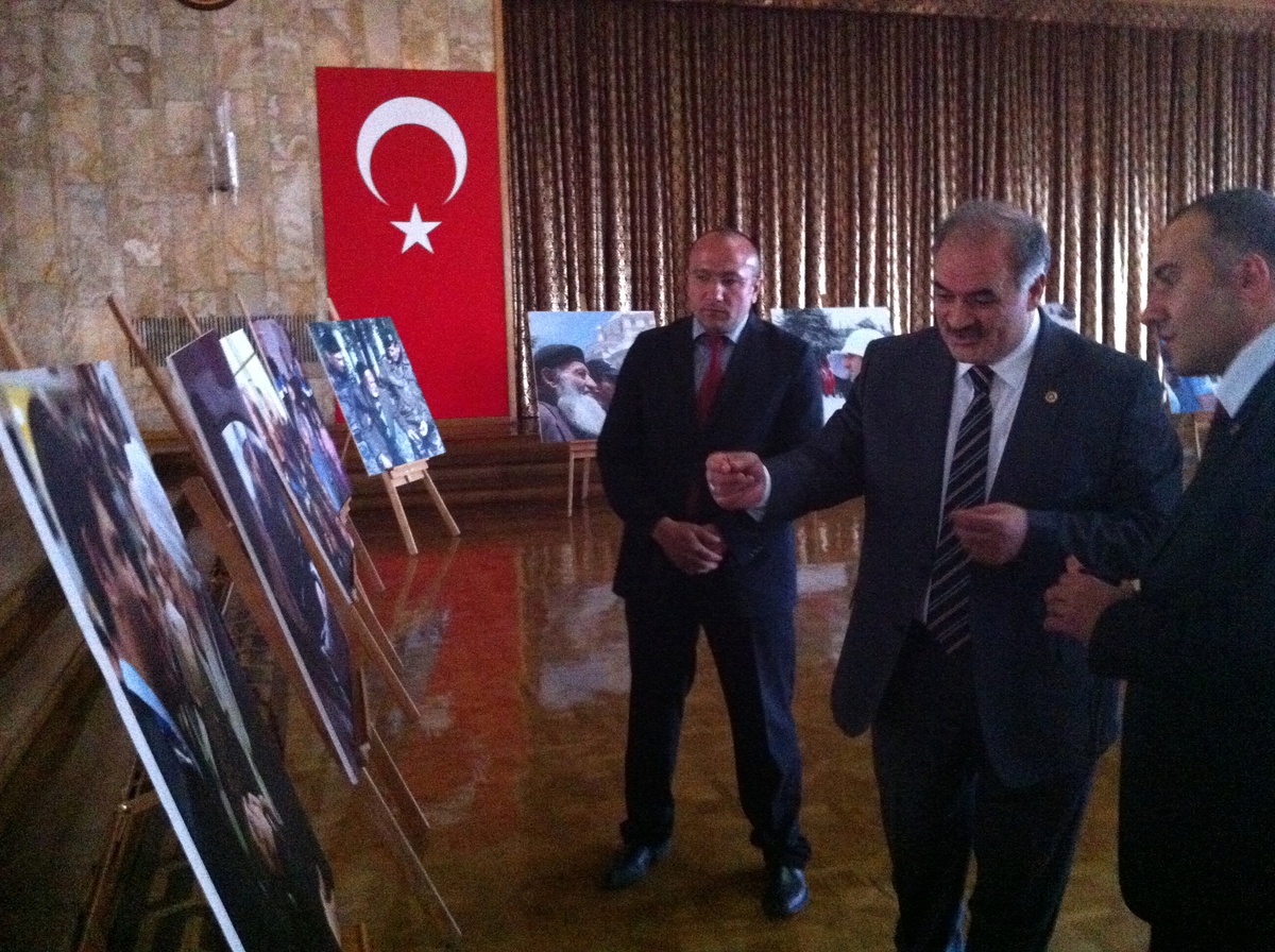 Aksak, 'Gülen Yüzler Bizi Mutlu Ediyor'