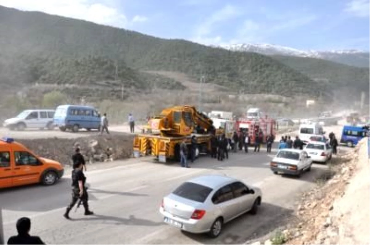 Amasya\'da Askeri Aracın Geçişi Sırasındaki Patlama