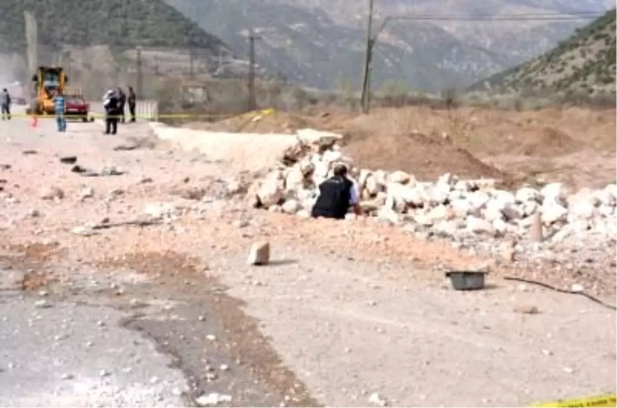 Amasya'da Çiğdemli Köyü Zana Köprüsü Mevkisindeki Patlamada, İlk Belirlemelere Göre, İl Jandarma...