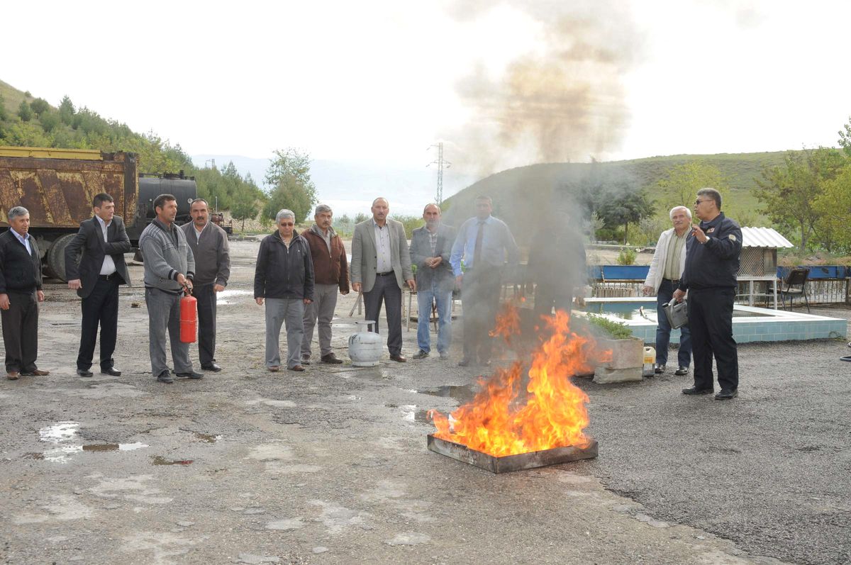 Asfalt Şantiyesi Çalışanlarına Yangın Eğitimi