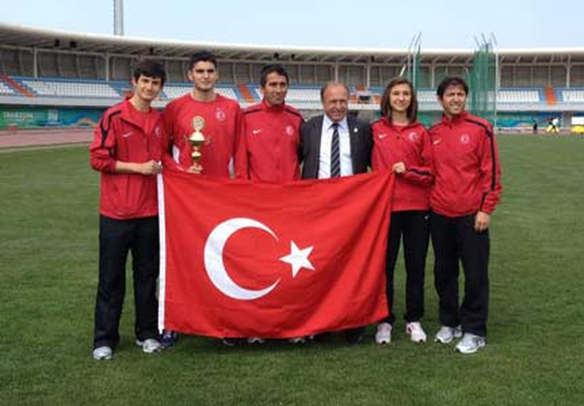 Atletlerimiz,Milli Takımı İçin Yarıştı
