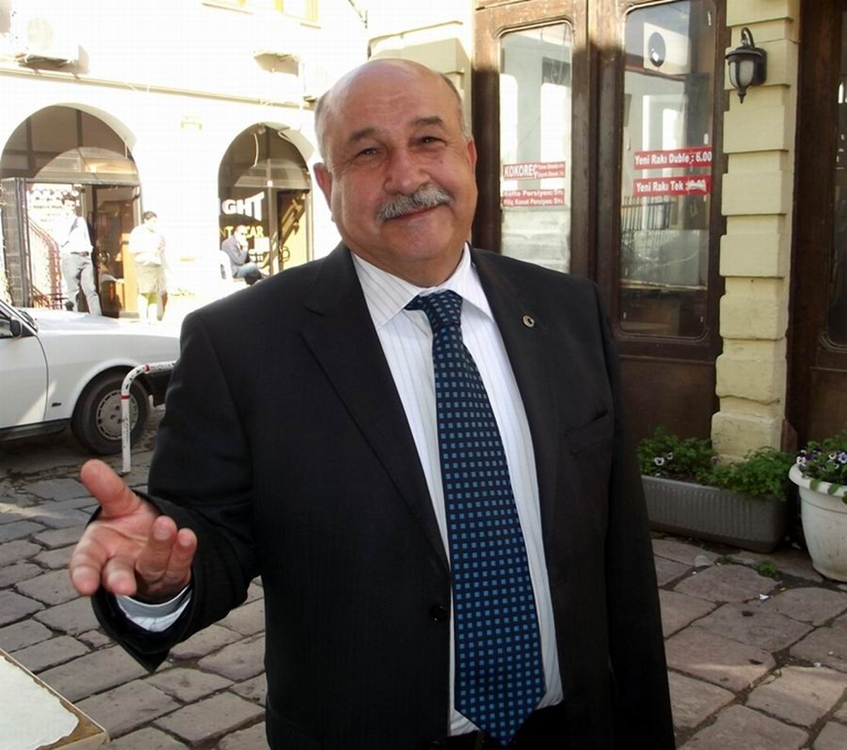 Ayvalık Eğitim-Sen\'in Basın Açıklamasına İlçe Milli Eğitim Müdürü\'nden Yanıt Geldi
