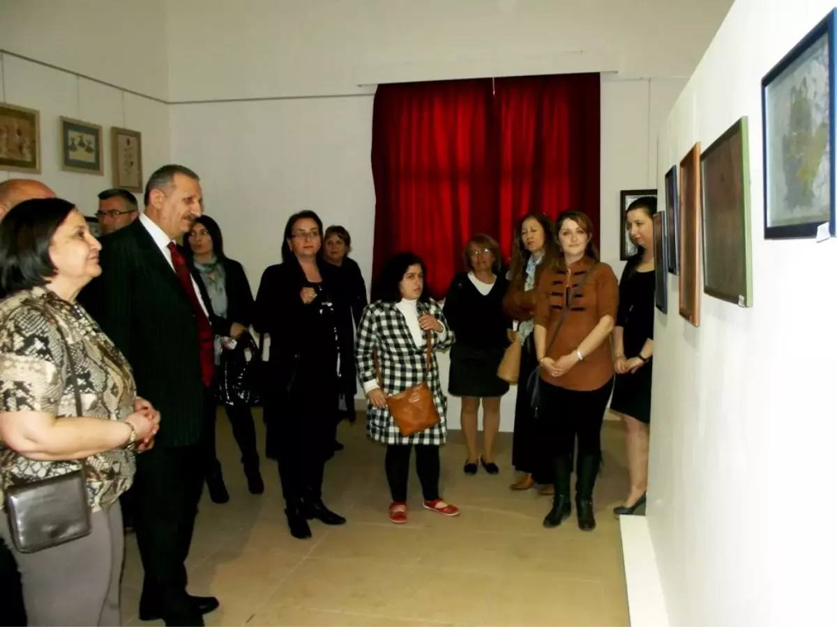 Ayvalık\'ta \'Bir Damla 15 Yürek\' Karma Ebru Sergisine Yoğun İlgi