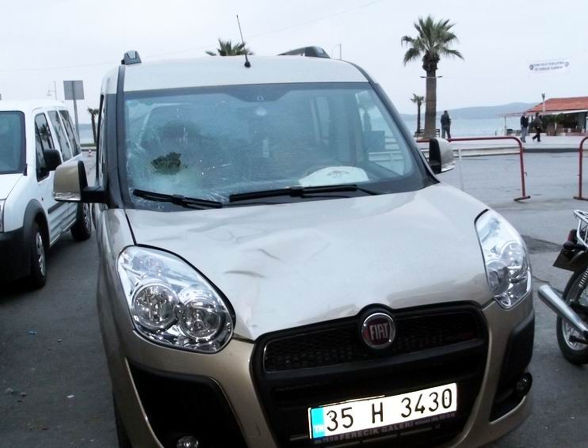 Ayvalık'ta Sürat Yapan Araç Yaya Çarptı: 1 Ağır Yaralı