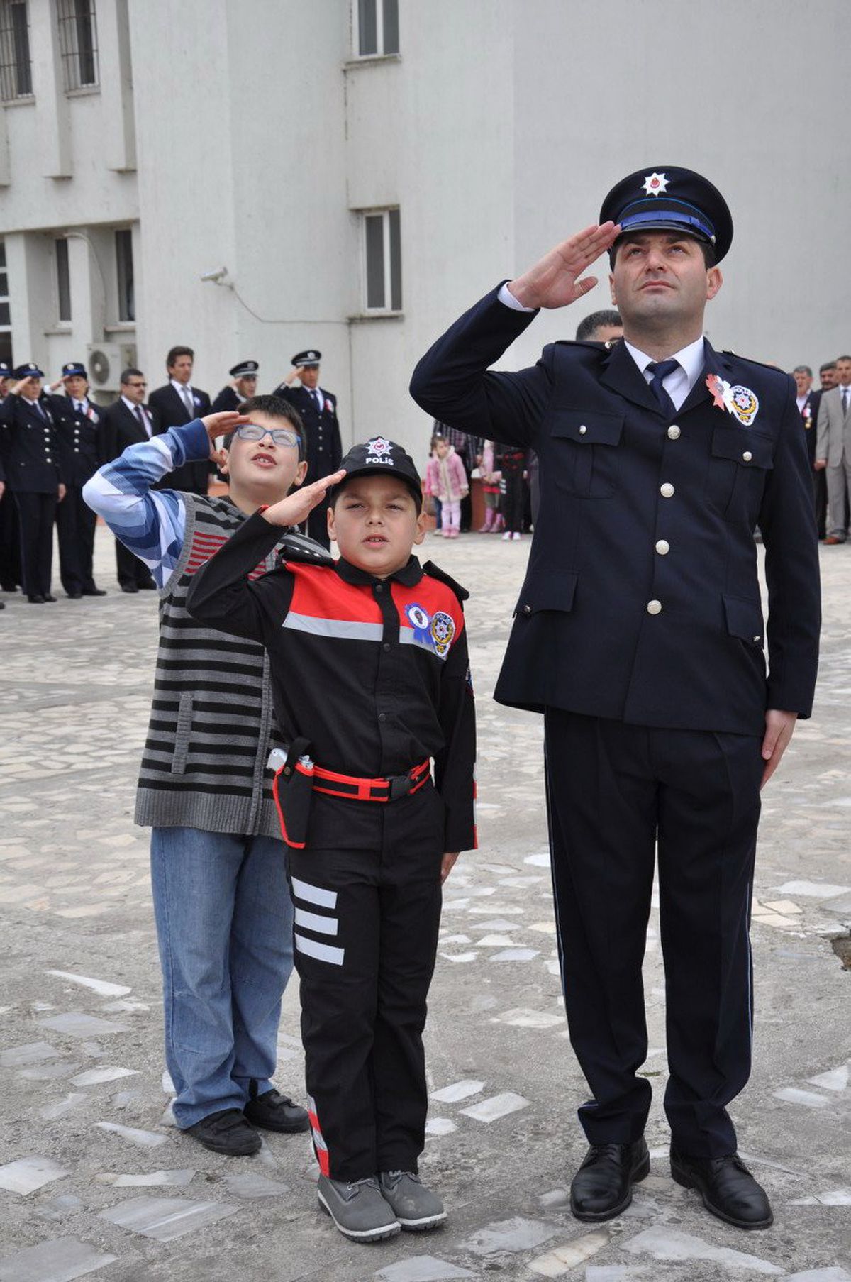 Başarılı Polislere Takdirname