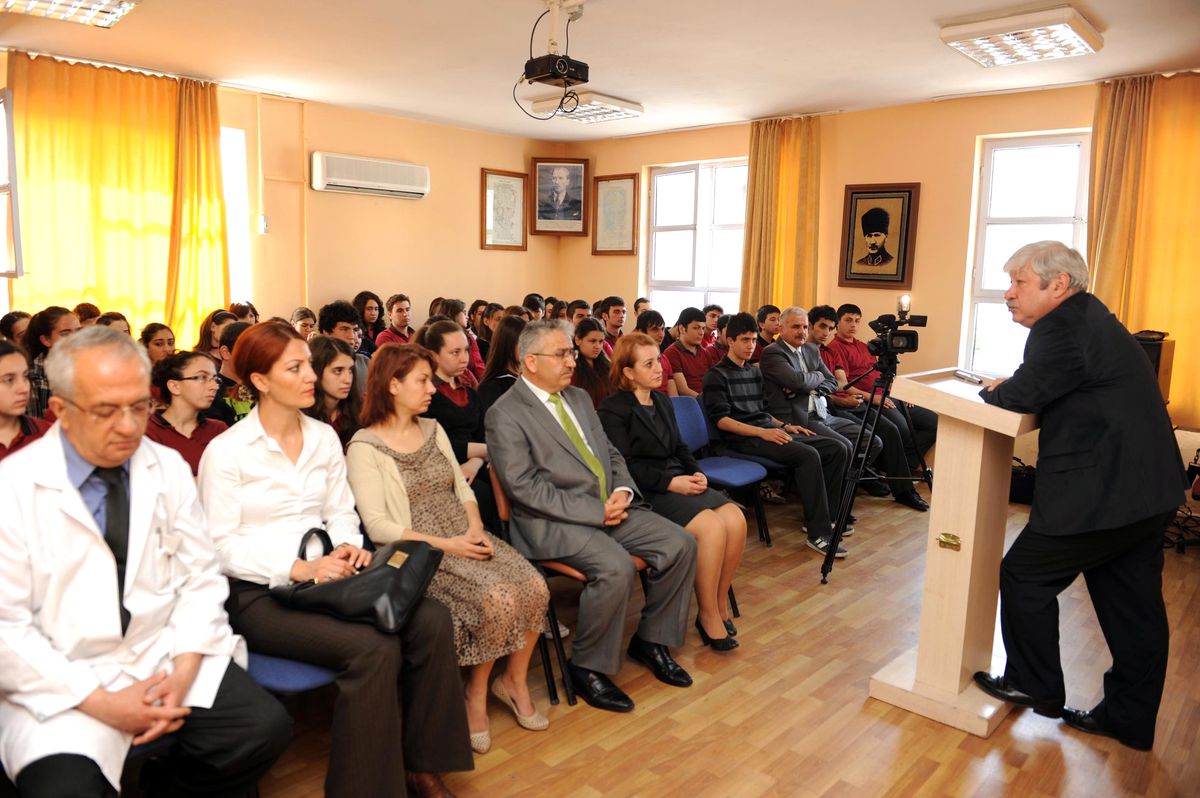 Başkan Akaydın Öğrencilerle Bir Araya Geldi