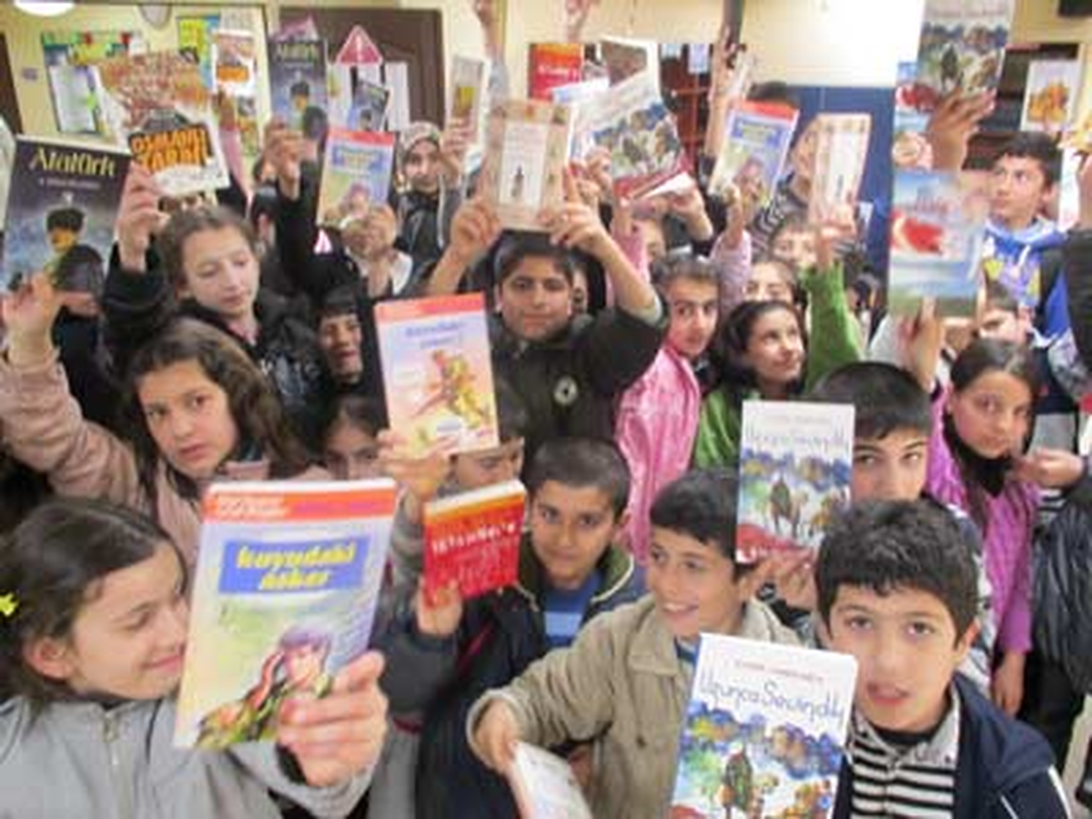 Bilgi Evleri Okuma Rekoruna Koşuyor