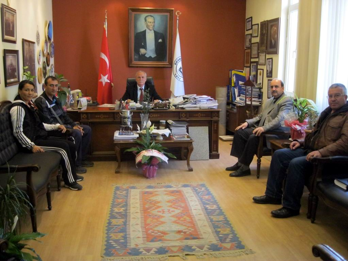 Burhaniye'de Başkan Akova'ya Liseli Teşekkürü