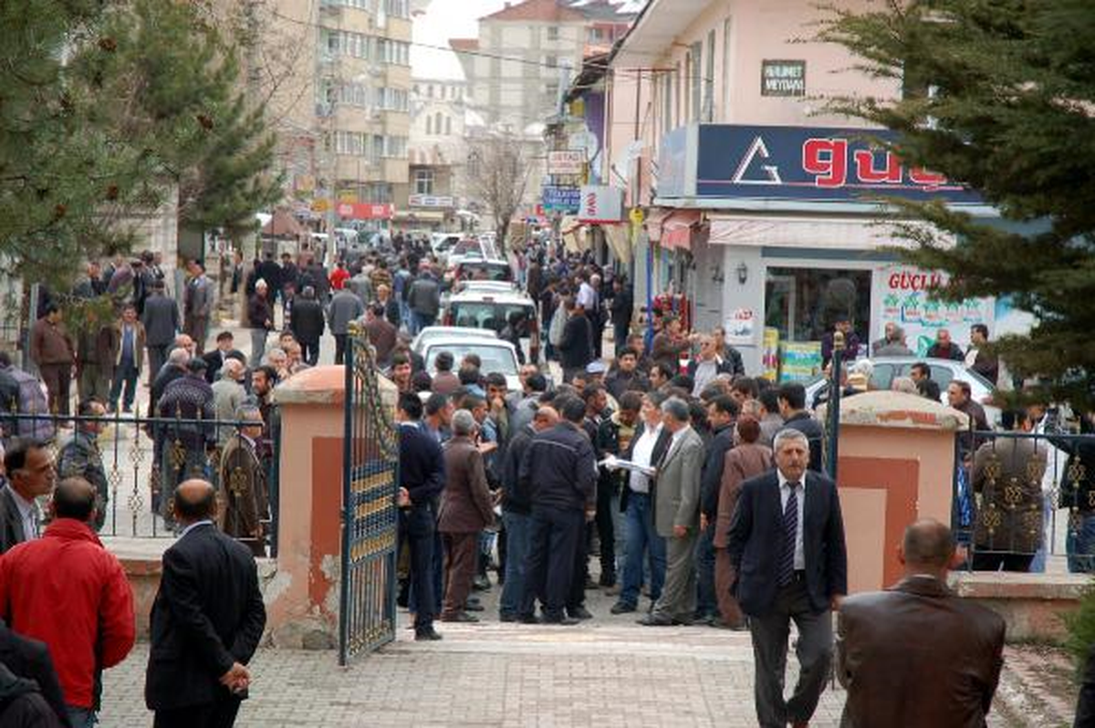 CHP'li Aygün'den Karakoçan'daki Barajlar İçin Savcılığa Suç Duyurusu