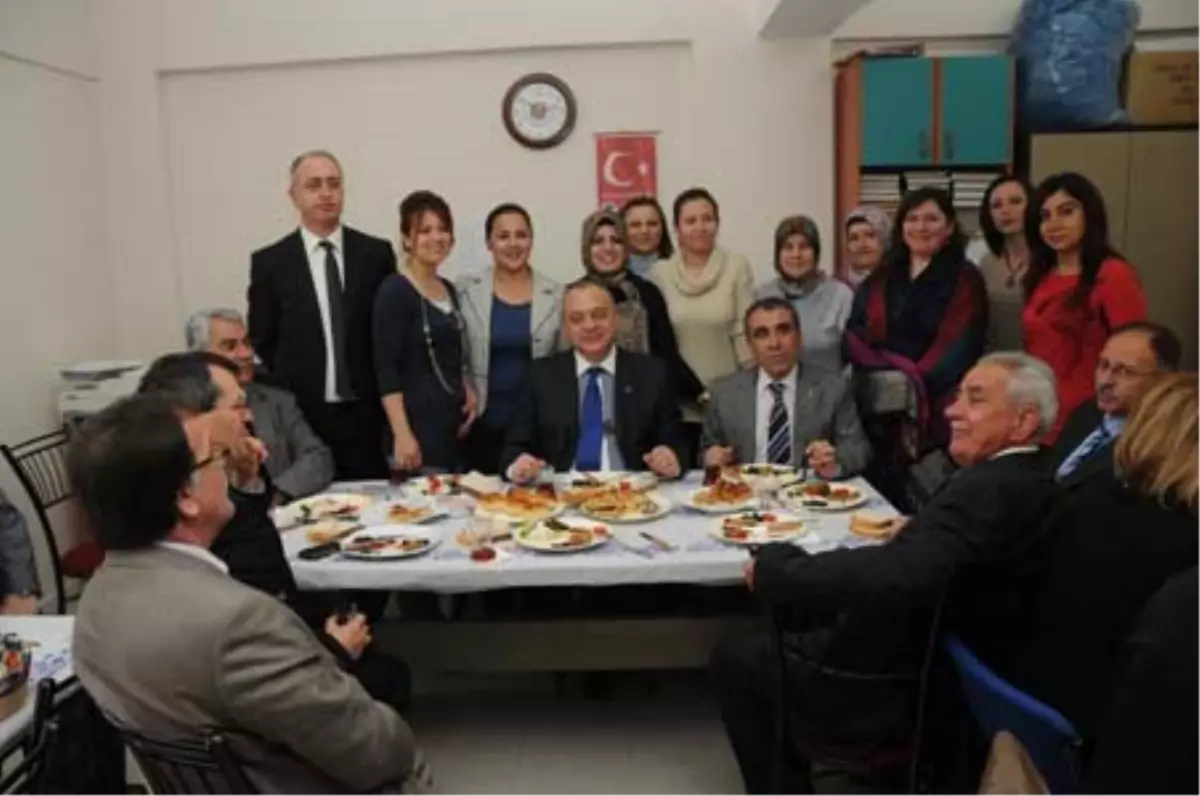 Eğitimciler Belediye Hizmetlerinden Memnun