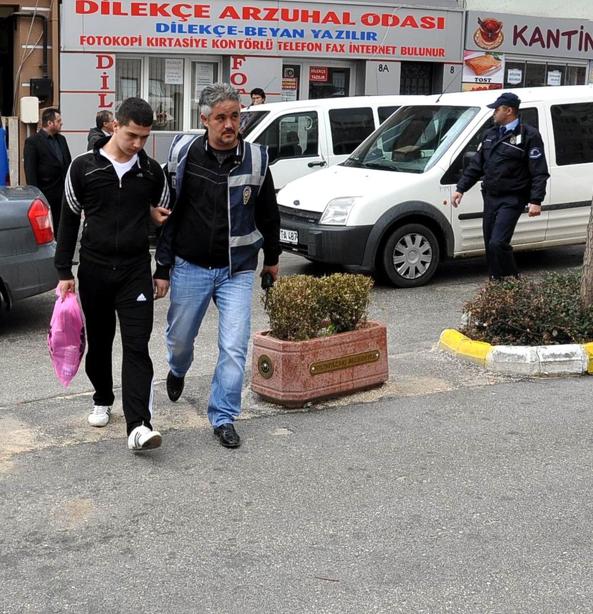 Eskişehir\'de Silahlı Saldırının Şüphelileri Adliyeye Sevk Edildi