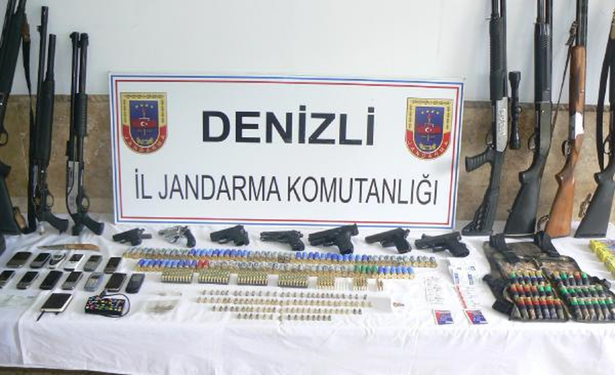 Fuhuş Operasyonunda 44 Gözaltı