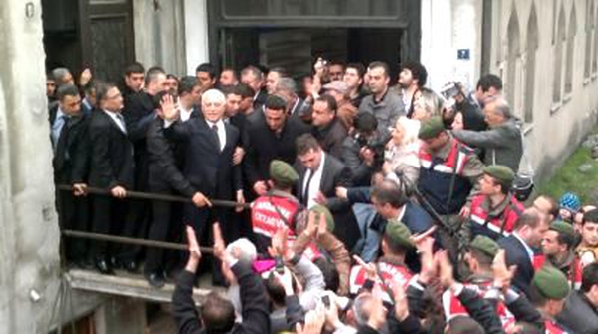 Haberal\'a Alkışlı Destek