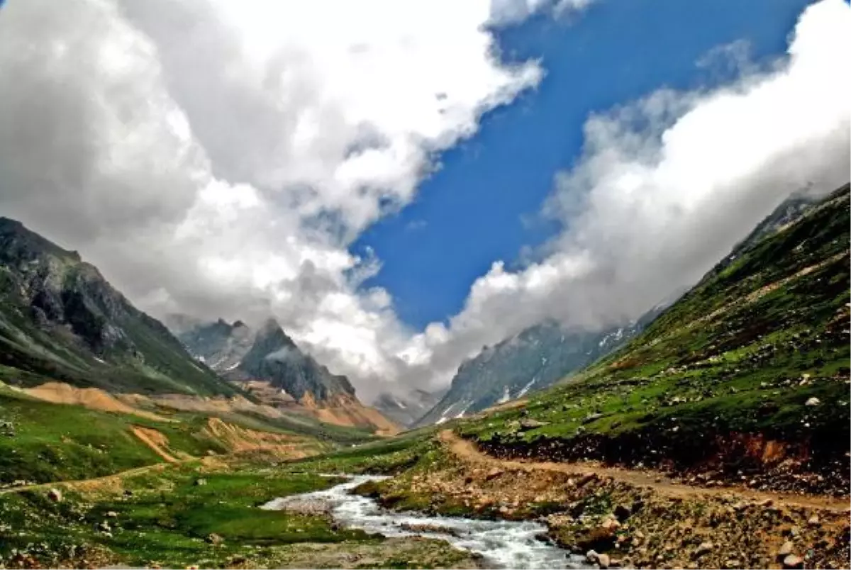 İkizdere Vadisi\'nde Çed Toplantısı Duyurusuna Tepki