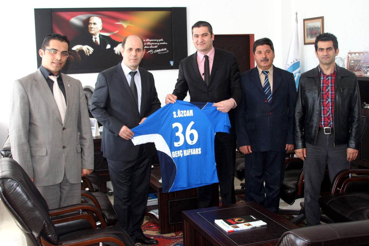 Kars Genç Kafkars Voleybol Takımından Kaü Rektörüne Ziyeret