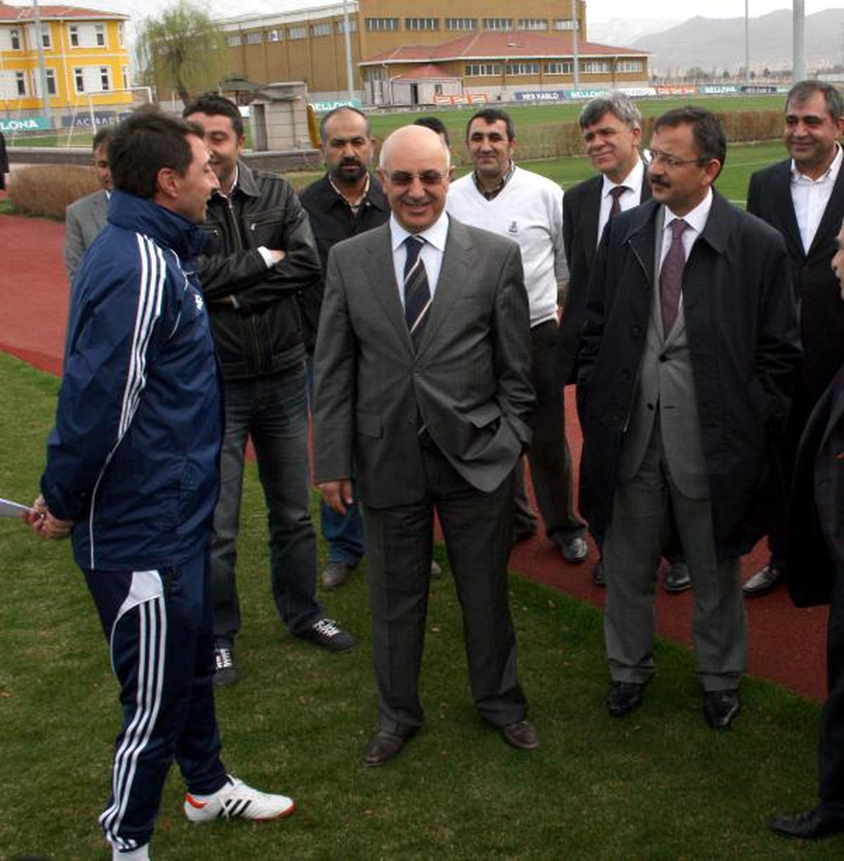 Kayserisporlu Futbolculara Emir Büyük Yerden: Kupayı Getirin