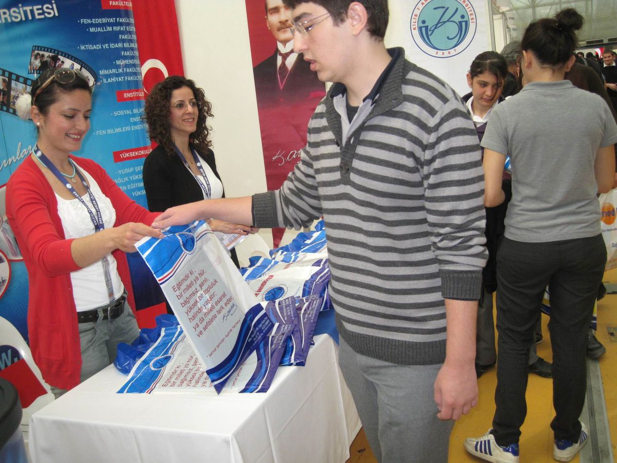 Kilis 7 Aralık Üniversitesi Yükseköğretim Tanıtım Fuarlarında