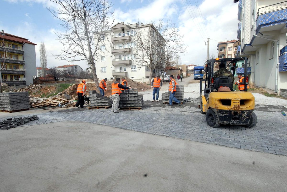 Kilit Parke ile Yama Çalışmaları Devam Ediyor