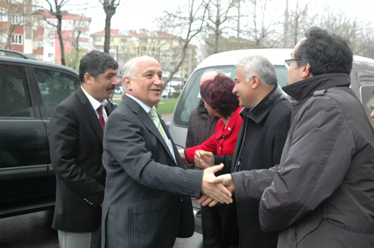 Kızılay Genel Başkanı Akar, Çorlu'da İncelemelerde Bulundu