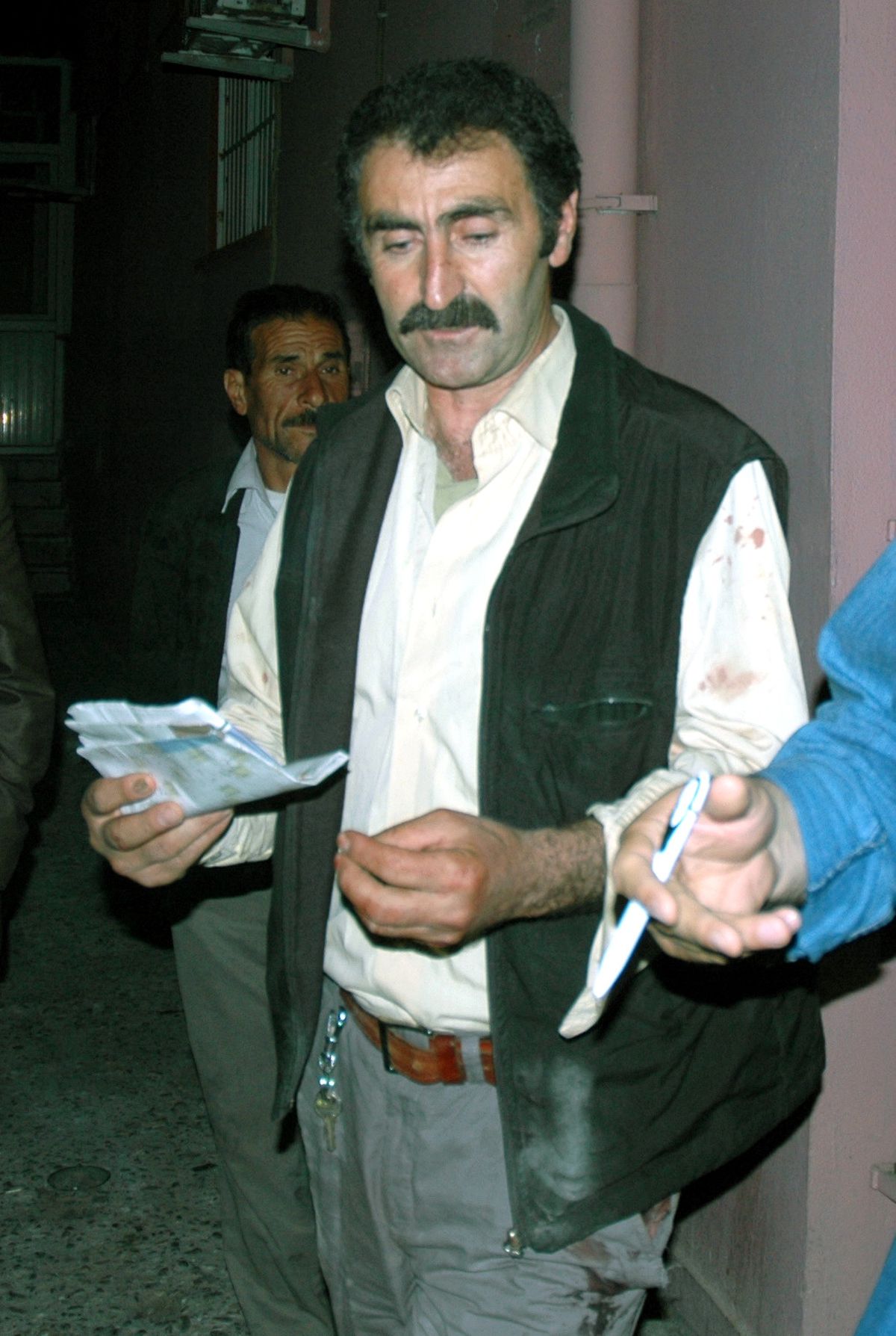 Oğlunu Kaçırdığını İddia Ettiği Şahıslar Evini Bastı: 4 Yaralı