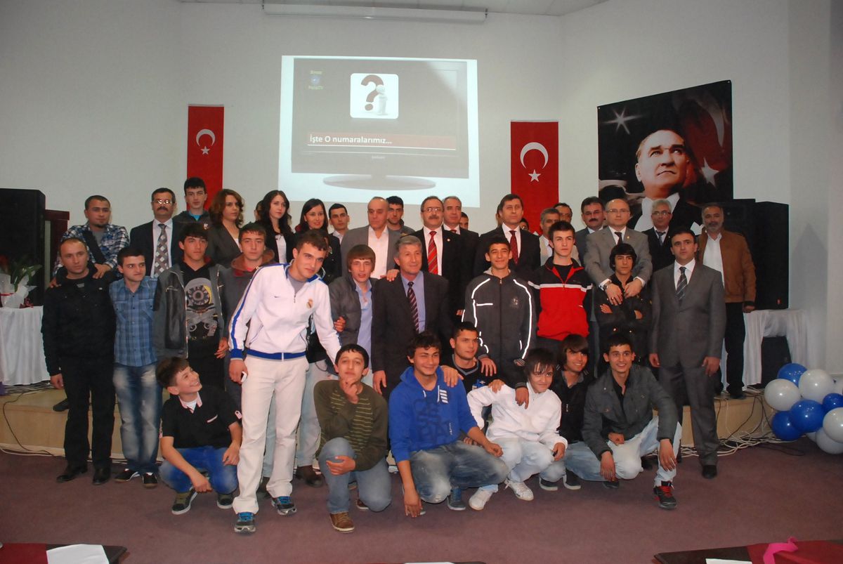 Öğrenciler Polisin Müzik Dinletisiyle Moral Depoladı