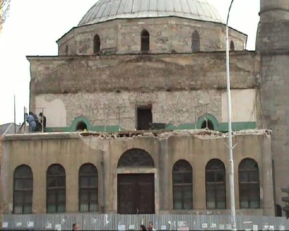 Priştine\'deki Sultan Murat Camisini Yenileme Çalışmaları Sürüyor