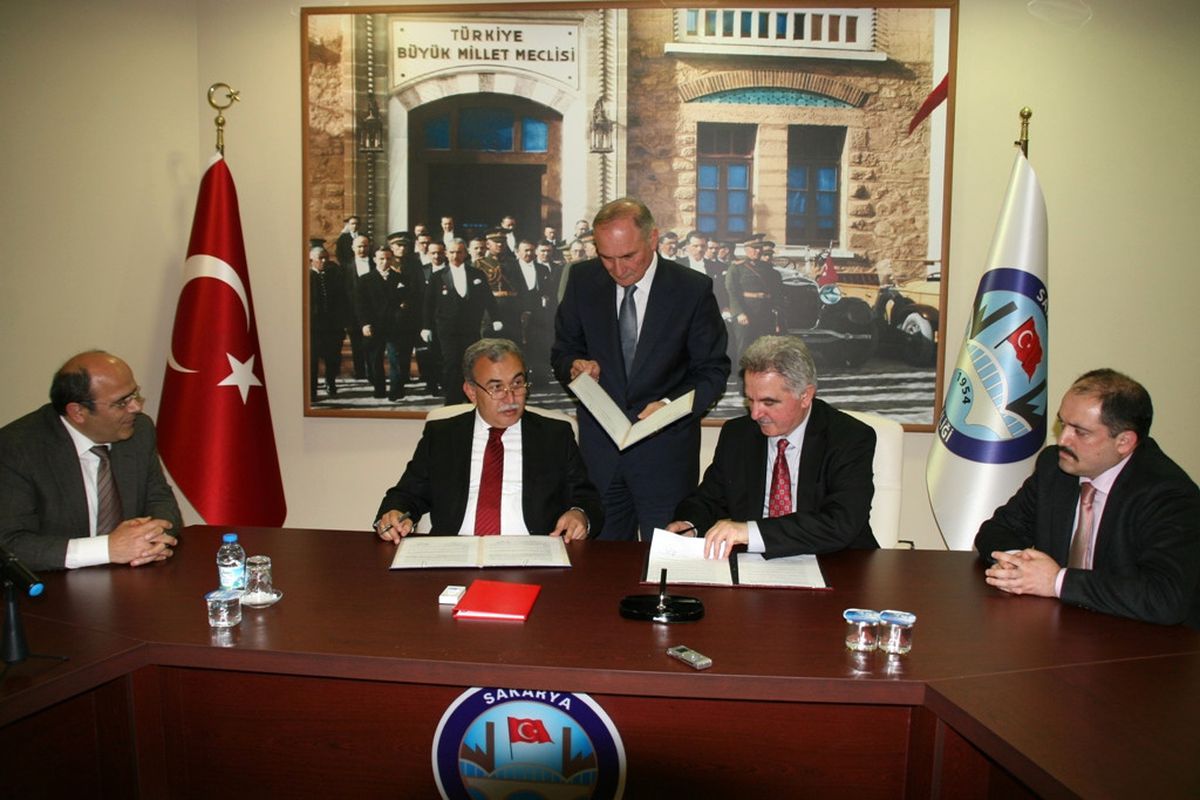 Sakarya Valiliği ve Saü\'den Eğitimde İşbirliği Protokolü