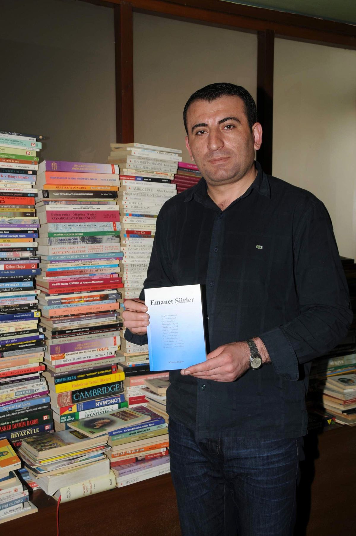 Şehit Ağabey İçin Şiir Kitabı Hazırladı