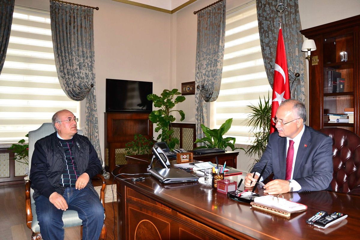 Vali Daşöz, Mimar Sinan\'ın Hiperrealist Heykelini İnceledi