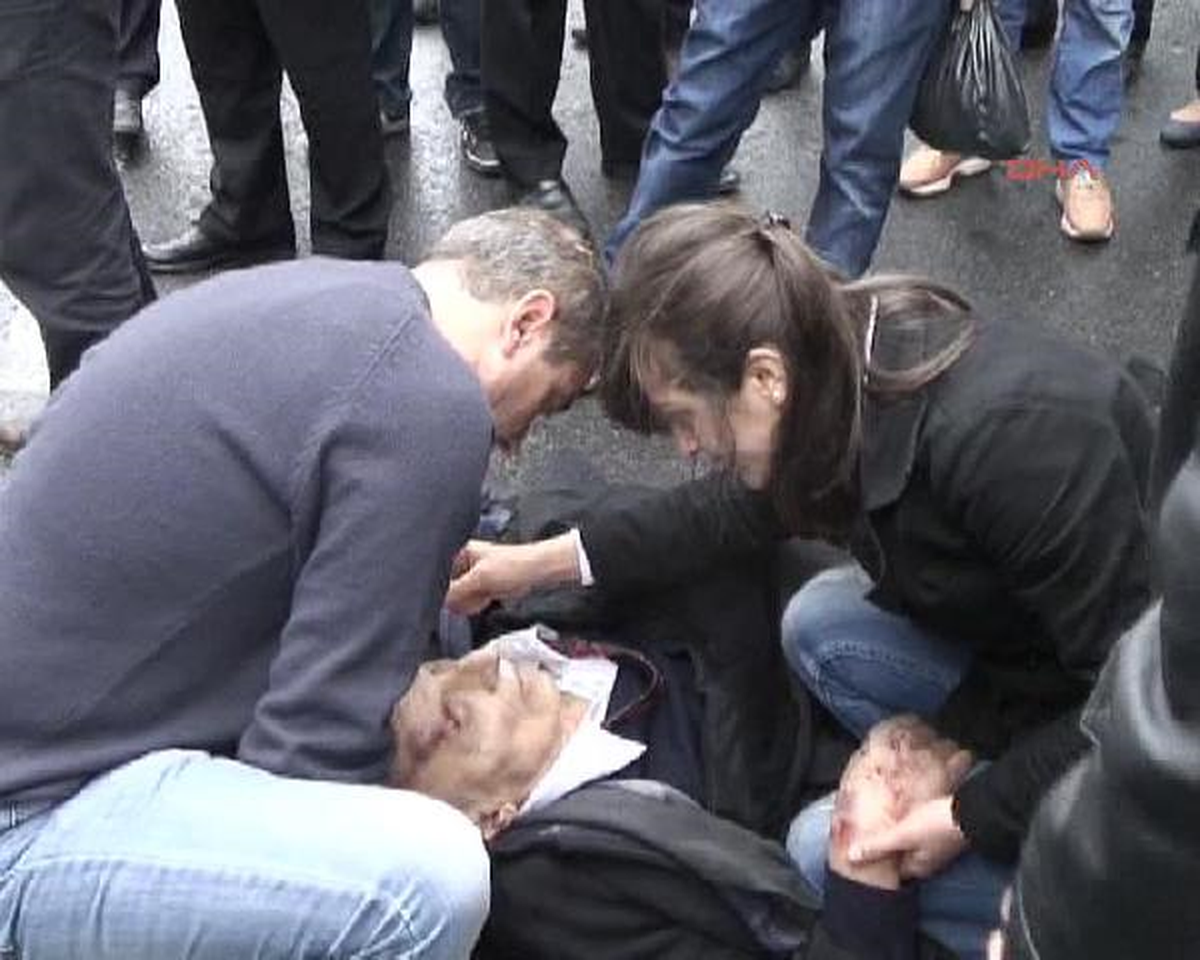 Yaşlı Adama Otomobil Çarptı