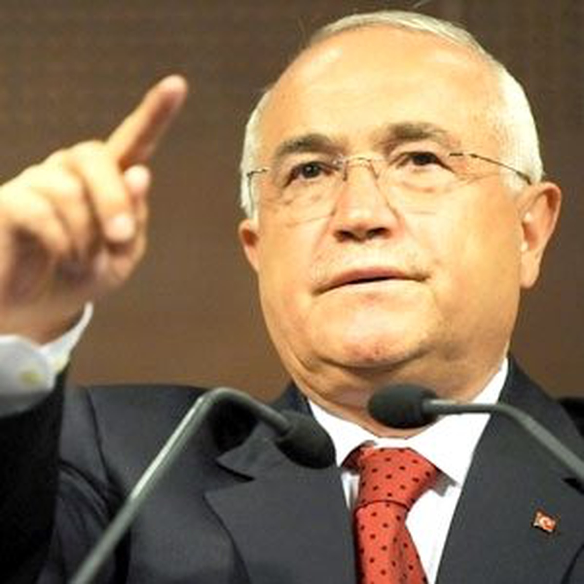'Acıları Paylaşmak ve Yaraları Sarmak İçin İlk Adım' Sempozyumu