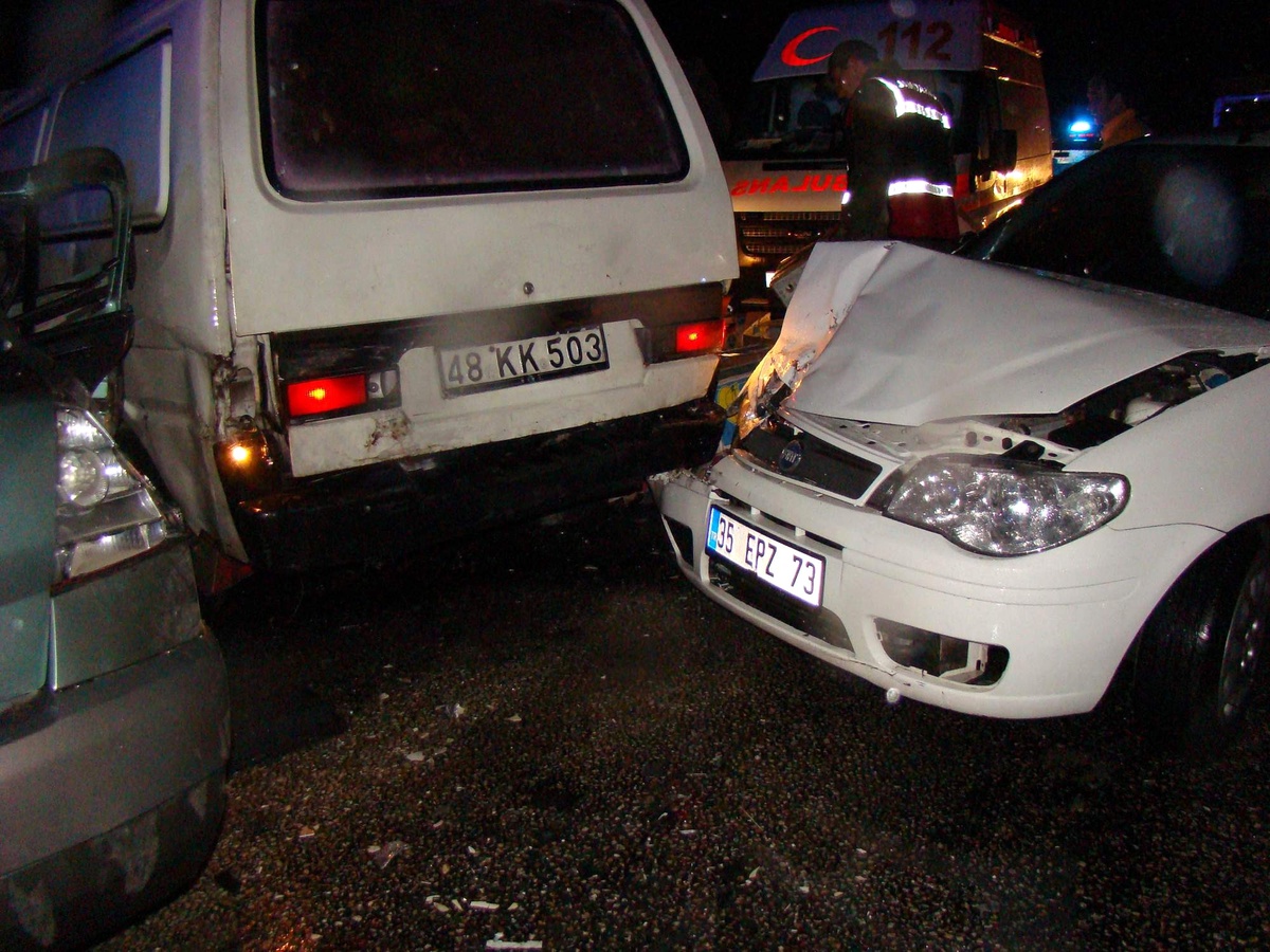 Alaşehir'de Zincirleme Kaza: 1 Ölü