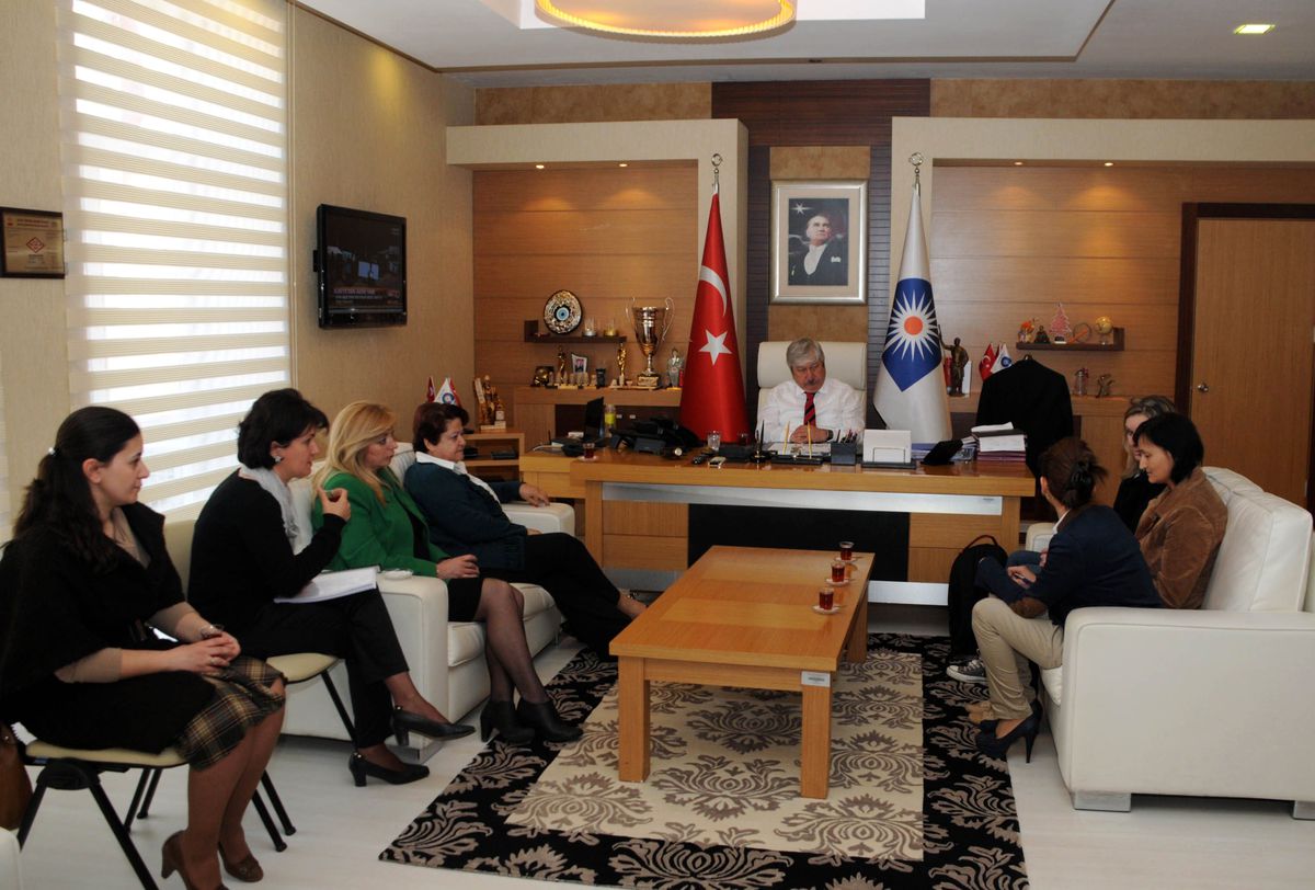 Alman Hayvanseverlerden Sokak Hayvanları İçin Destek
