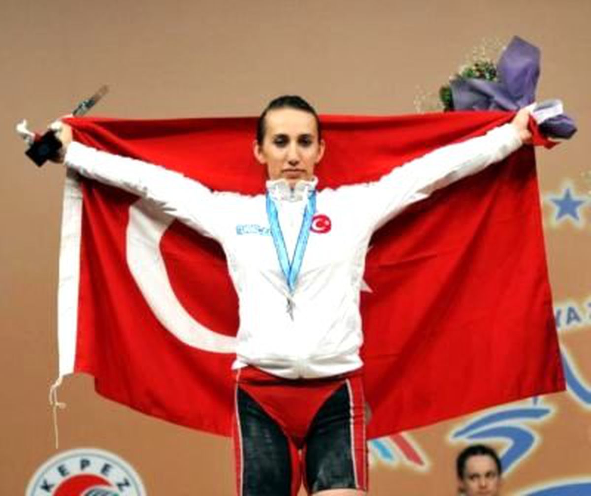 Avrupa Halter Şampiyonası Bayanlarda 1 Gümüş, 1 Bronz (2)
