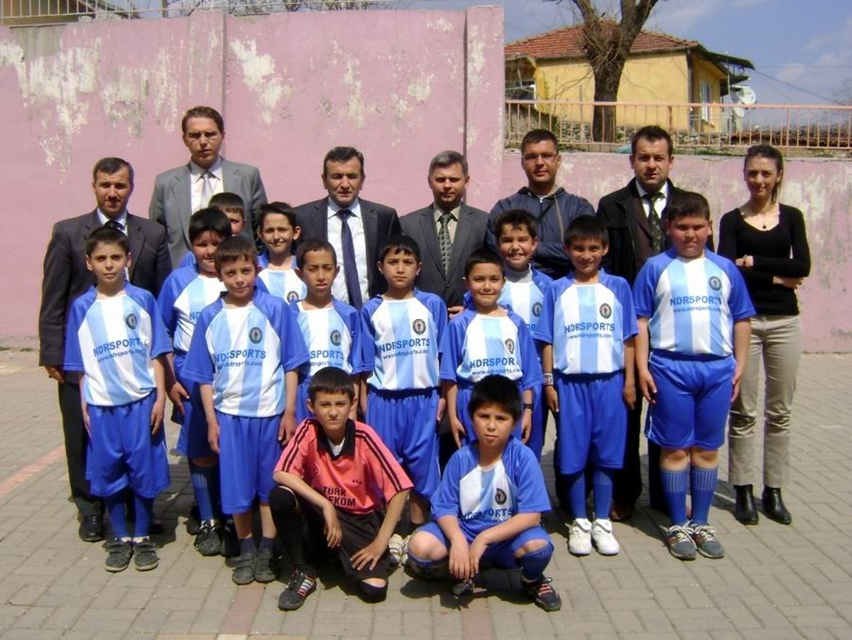 Balya\'da Başarılı Sporculara Müdür Teşekkürü