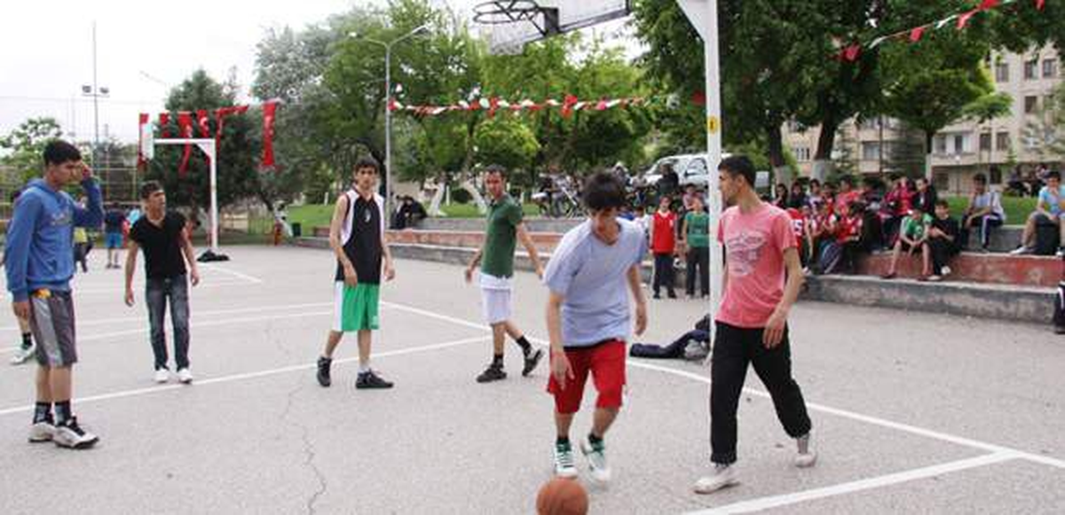 Basketbol Turnuvasına 17\'si Bayan 104 Takım Katılıyor