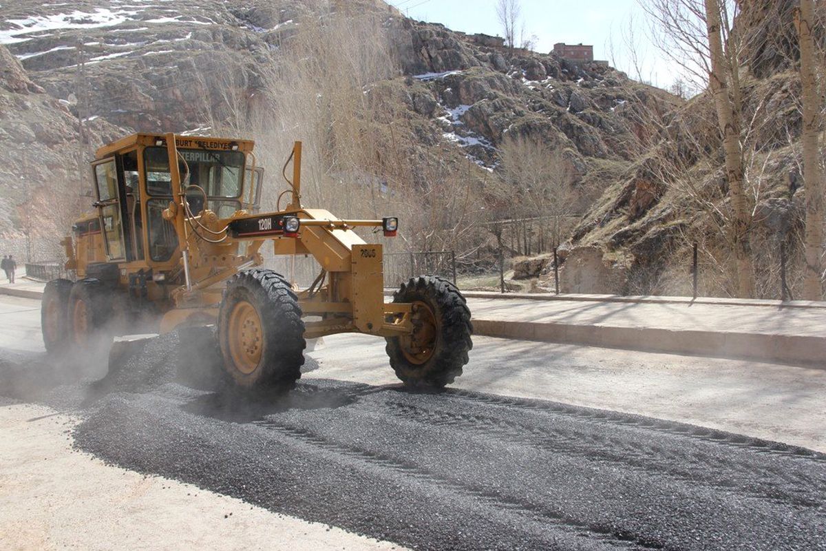 Bayburt Belediyesi Asfalt Çalışmalarını Hızlandırdı