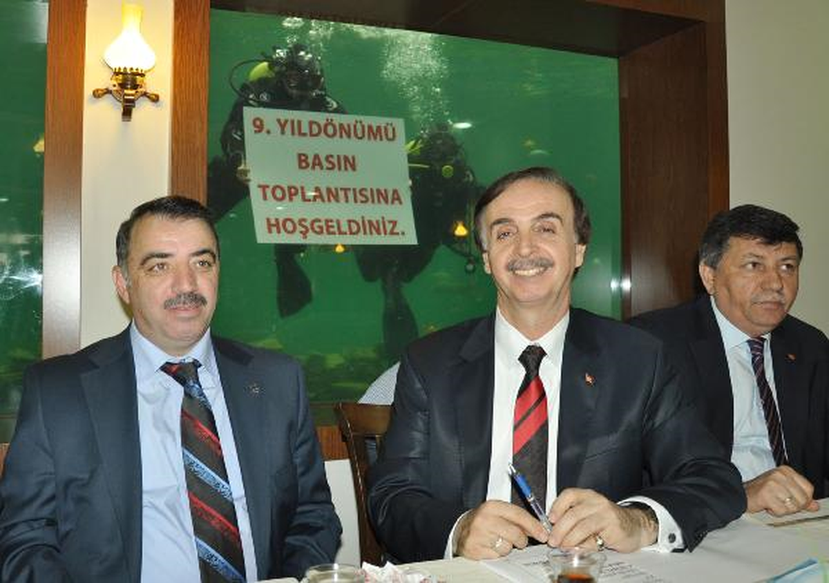 Belediye Başkanı\'ndan Dalgıçlı Basın Toplantısı