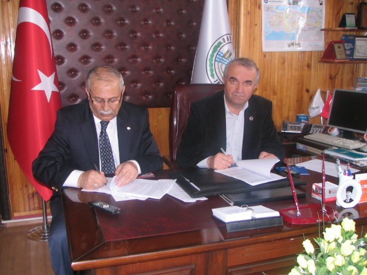 Belediye İşçileri ile Sendika Anlaştı