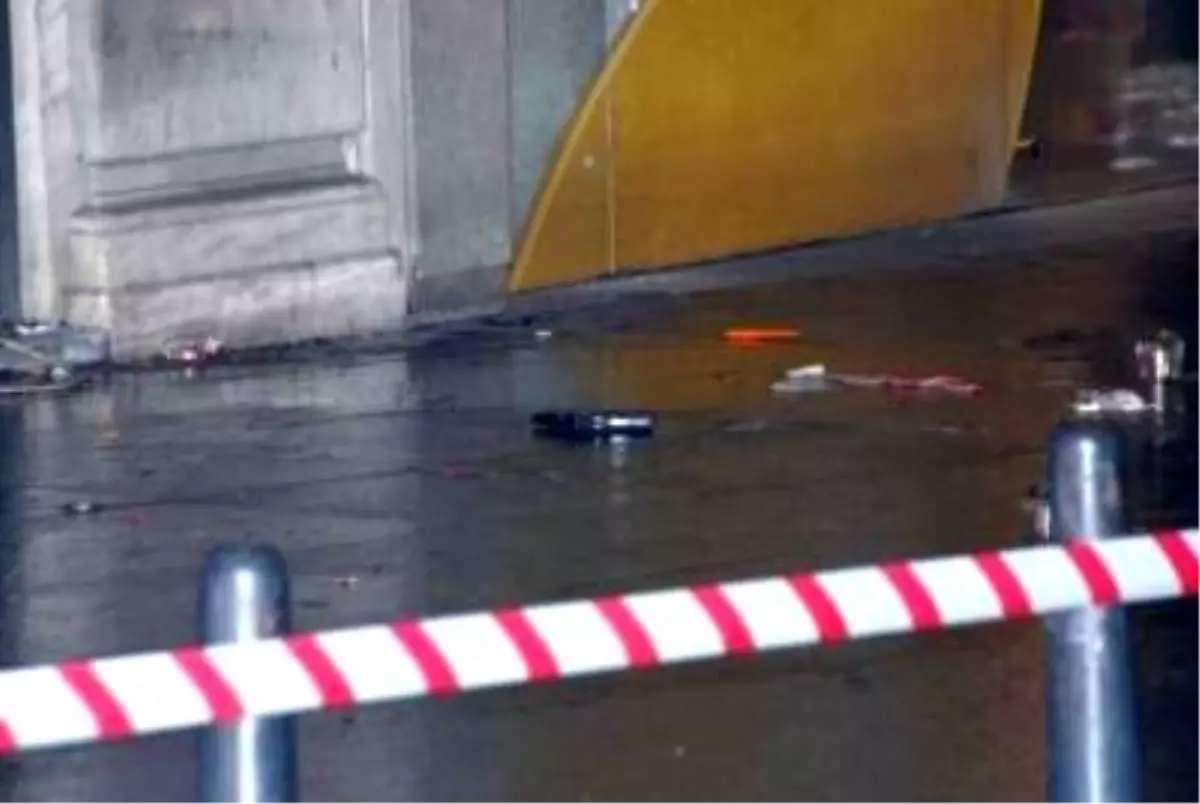 Beyoğlu\'nda Silahlı Kavga: 1 Ölü, 5 Yaralı