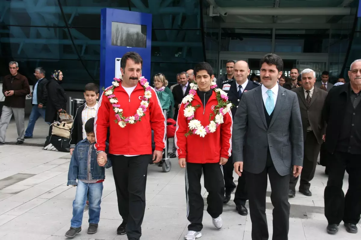 Dünya Gençler Taekwondo Şampiyonasında İbrahim Ethem Pak, Dünya Üçüncüsü Oldu