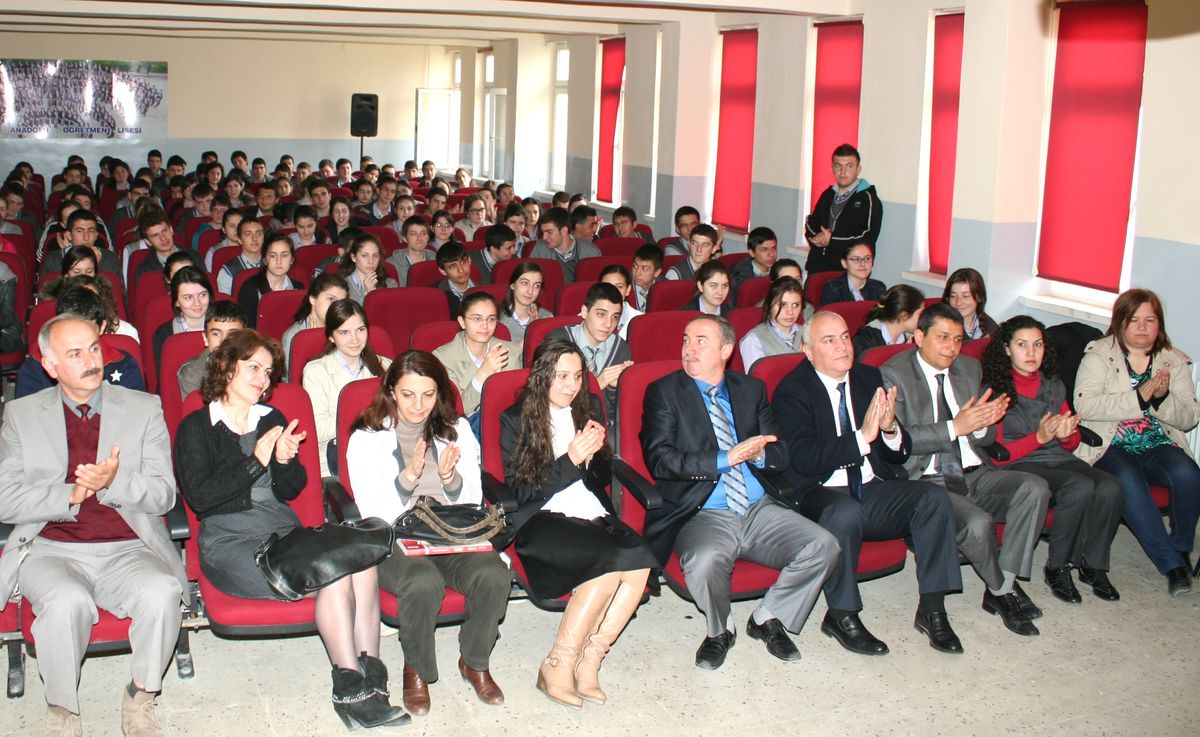 Düzce Belediye Başkanı Bayram Öğrencilerle Buluştu
