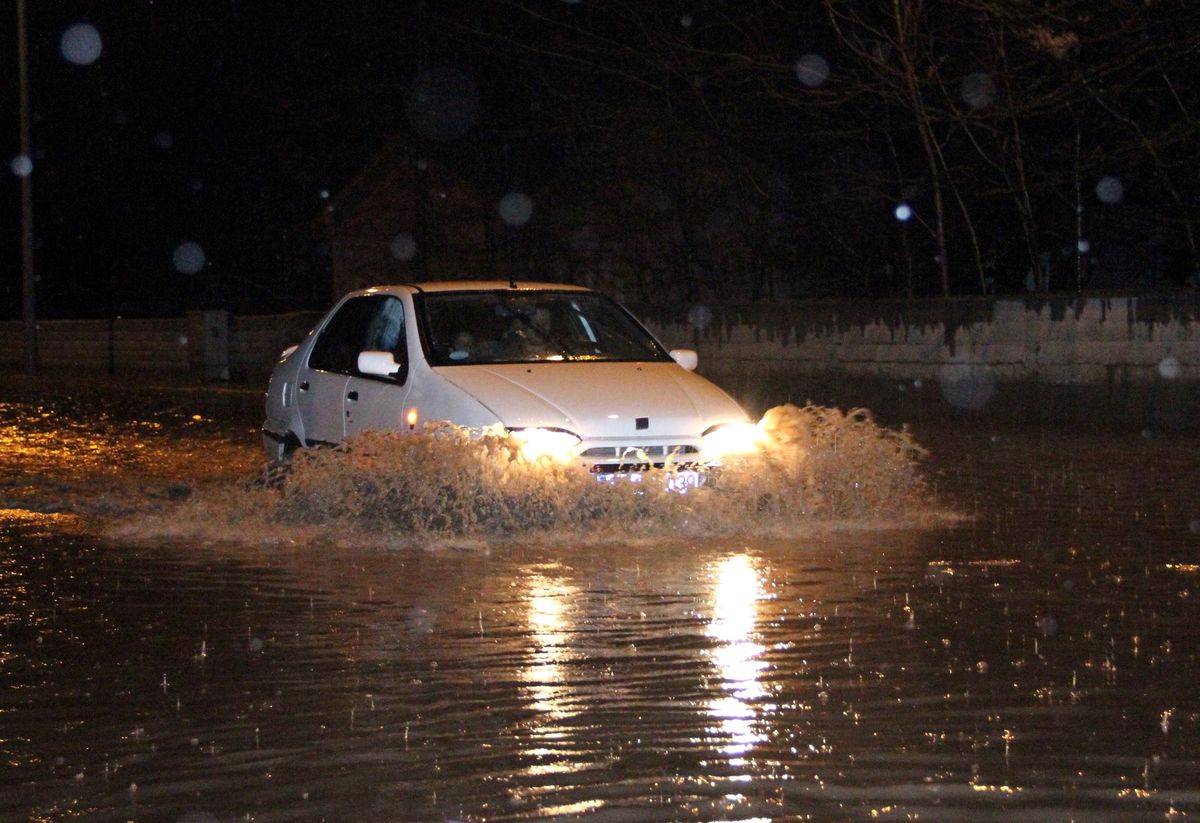 Erzincan\'da Yağmur, Hayatı Olumsuz Etkiledi