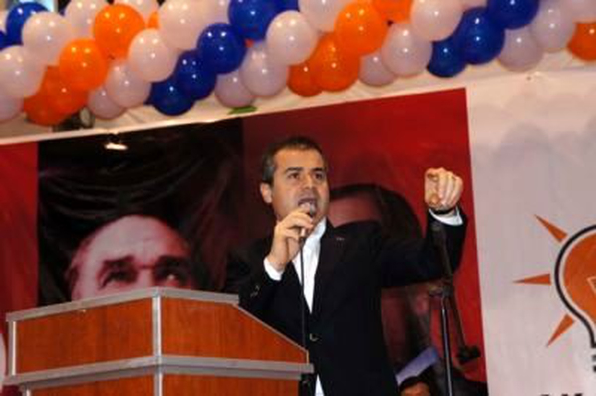 Gençlik ve Spor Bakanı Kılıç, Uludere Müzik Vadisi Grubu\'nu Dinledi